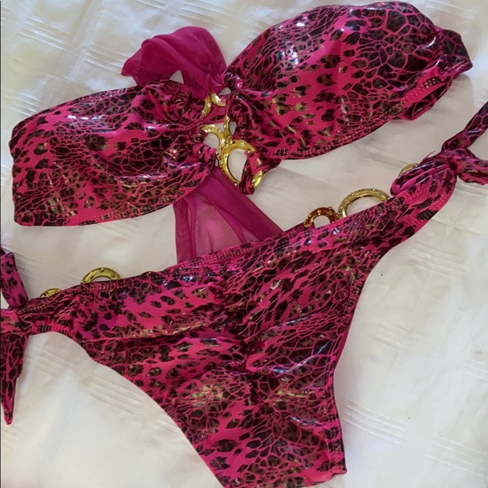 Bikini - Picture 8 of 8